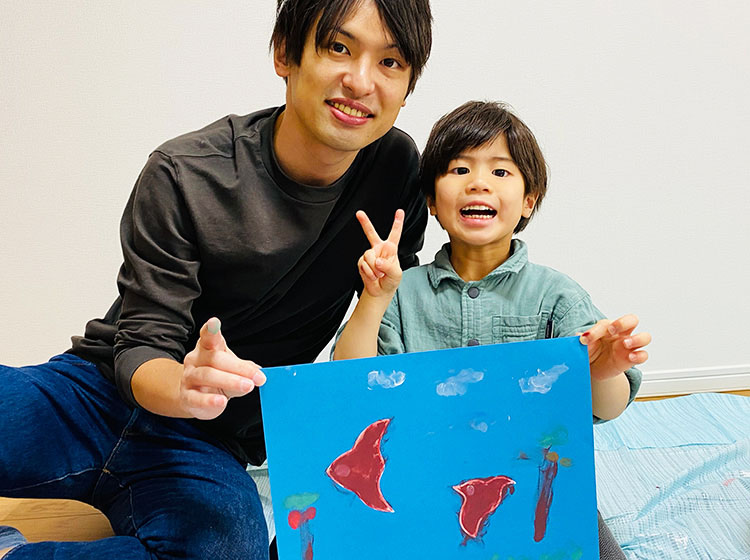 5歳の男の子とパパでフィンガーペイント！アトリエミオ体験