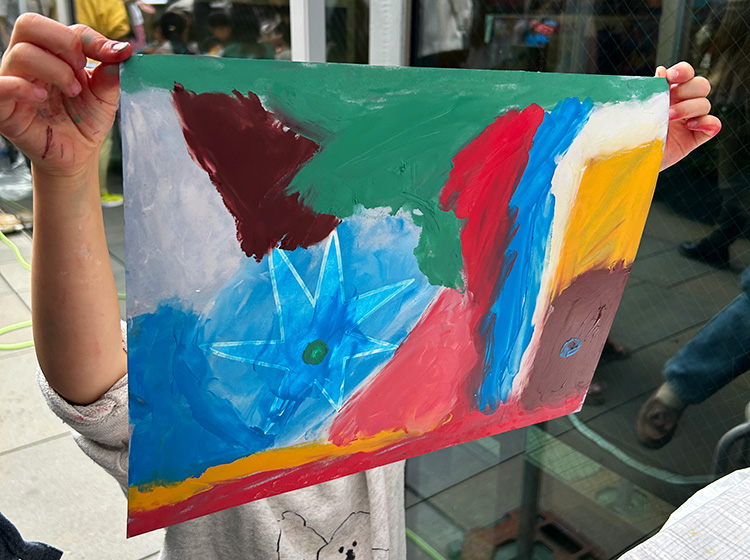 フィンガーペイントのお絵かきツール「アトリエ ミオ」